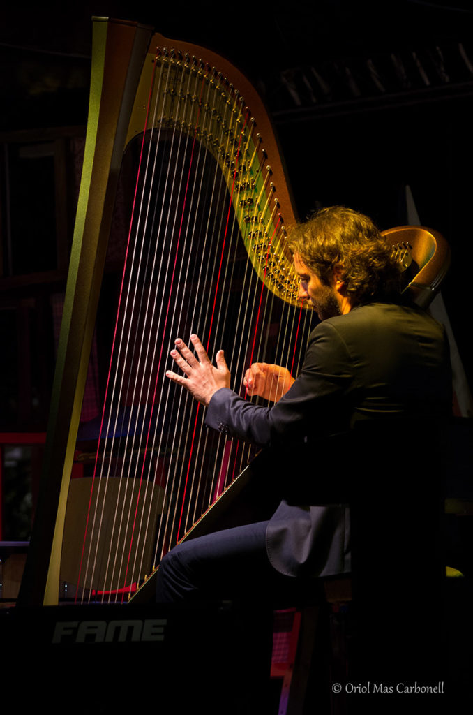 Nartan,-harpist-essentially.-Photo-by-Oriol-Mas-Carbonell